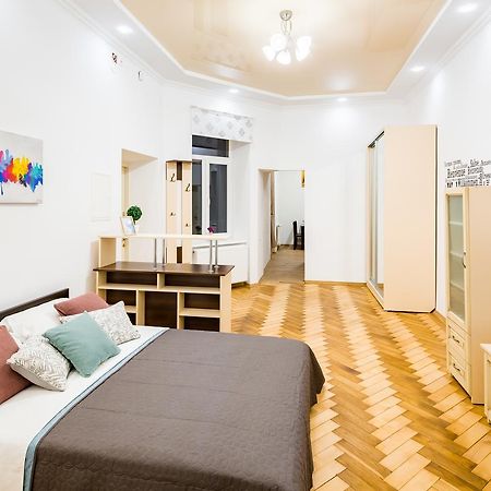 Bright And Cozy Apart With Balcony Leopoli Esterno foto