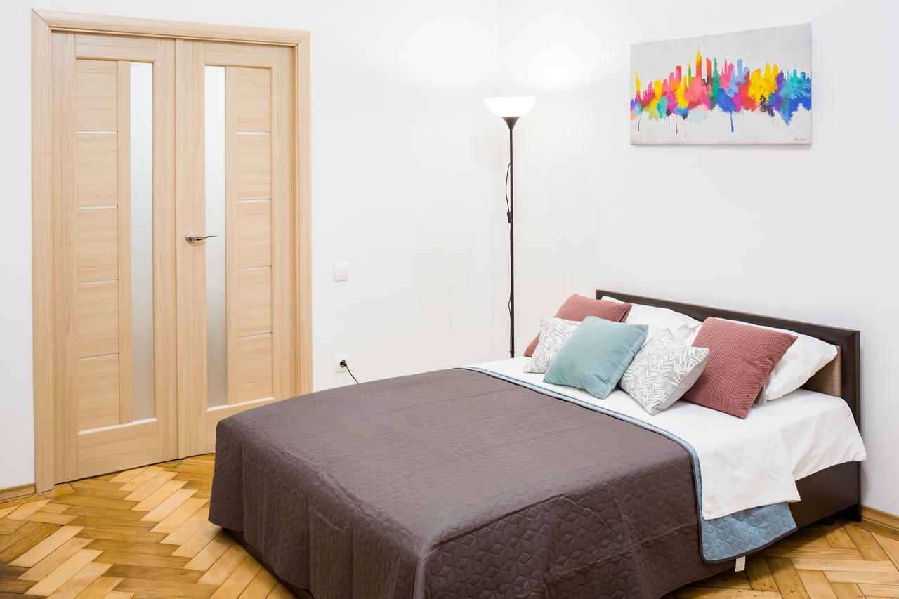 Bright And Cozy Apart With Balcony Leopoli Esterno foto