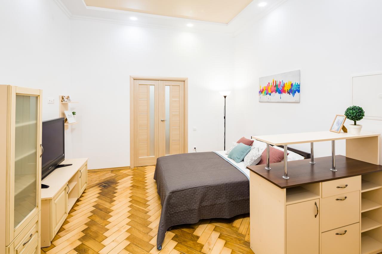 Bright And Cozy Apart With Balcony Leopoli Esterno foto
